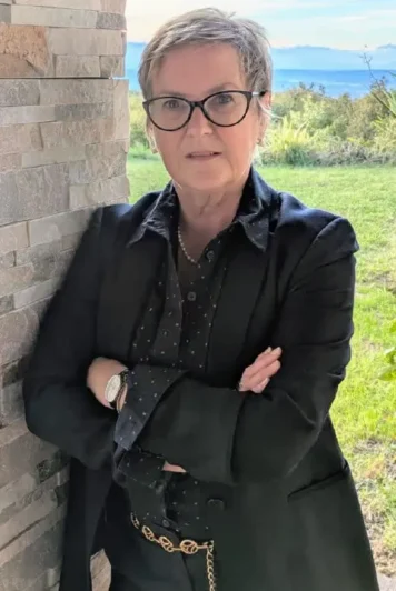 Deanne Earle
