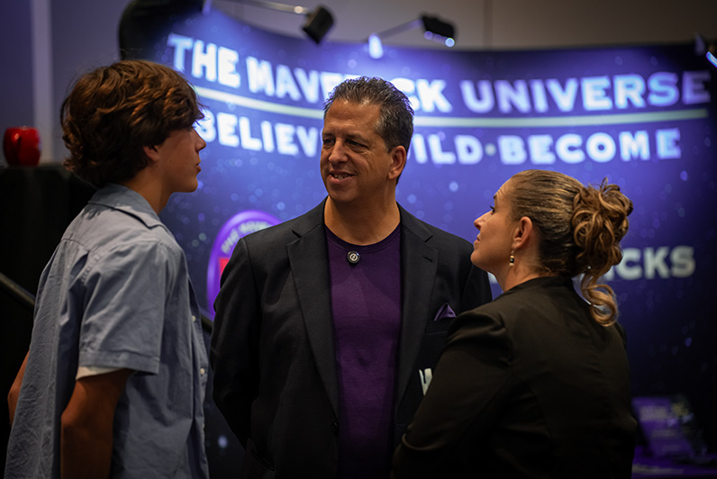 Paul Finck shares entrepreneurial insight with clients of all ages at a Maverick University Success Summit in Orlando, Florida.